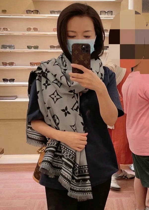 Louis Vuitton Scarf LVC00510